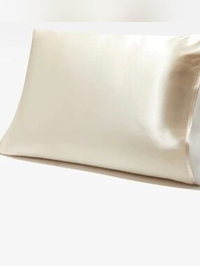 Silked One Satin Pillow Sleeve Cream Brand New